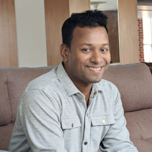 Elliyas Ahmed - Blog Entrepreneur & Expert Elliyas Ahmed